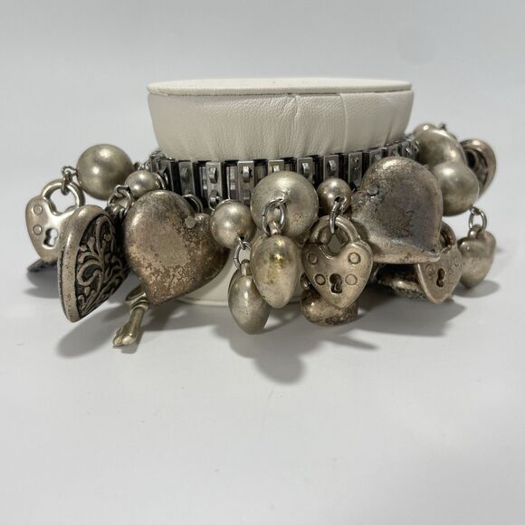 Vtg Silver Tone Heart Charm Bracelet Expandable Band Mixed Heart Lock Key Charm - Picture 3 of 12